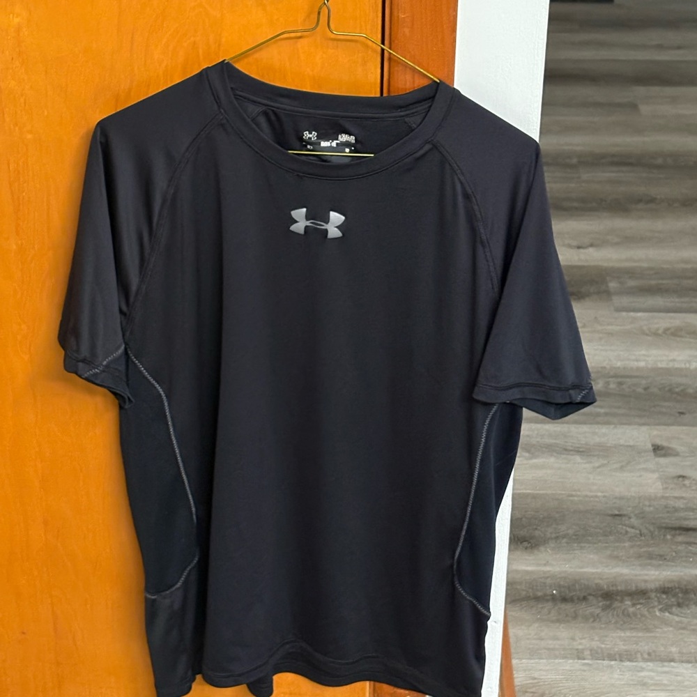 Under Armour Men's Black Athletic Tee sz L